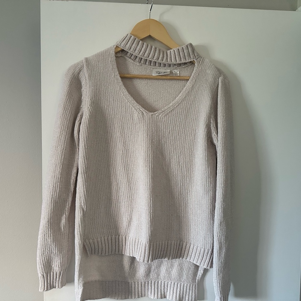 RD Style Cream V-Neck Sweater Soft Knit